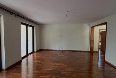 5 Bed Villa with En Suite at Lavington - 2