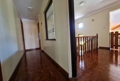 4 Bed House with En Suite in Kitisuru