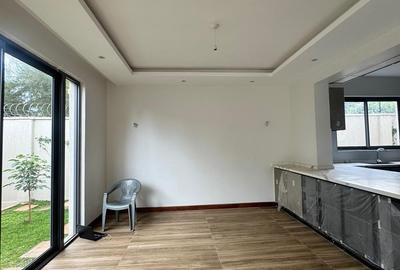 6 Bed Townhouse with En Suite in Lavington - 3