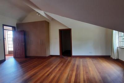 5 Bed Townhouse with En Suite in Lavington