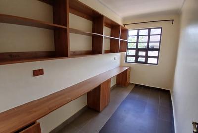 6 Bed House with En Suite in Karen