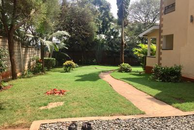 4 Bed House with En Suite in Runda