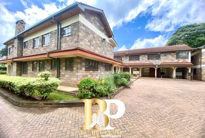 5 Bed House with En Suite in Nyari