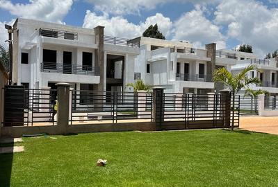 4 Bed Villa with En Suite at Muhuri Rd