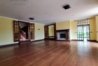 5 Bed House with En Suite at Windsor - 4