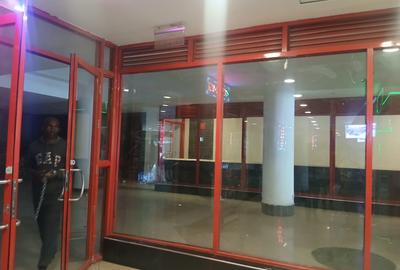 3,800 ft² Shop with Parking in Mombasa Road - 3