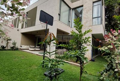 5 Bed Townhouse with En Suite in Lavington