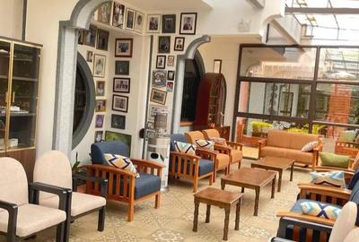 5 Bed House with En Suite in Lavington