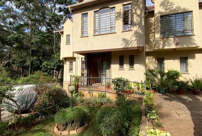 4 Bed Townhouse with En Suite in Westlands Area