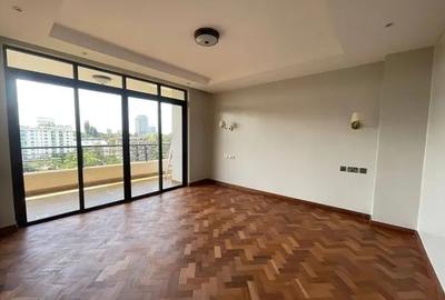 4 Bed Apartment with En Suite in Riverside - 4