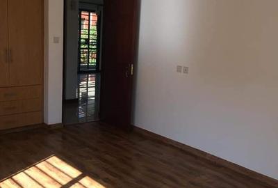 3 Bed Apartment with En Suite in Rhapta Road - 3