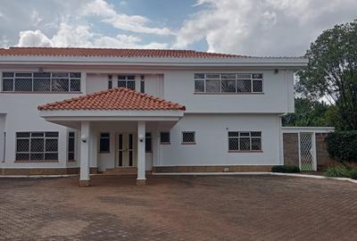 5 Bed House with En Suite at Runda