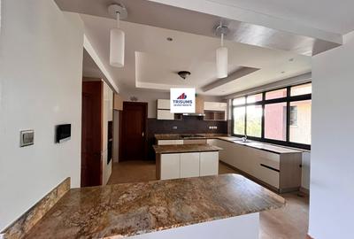 4 Bed Apartment with En Suite in Riverside - 4