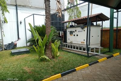 5 Bed House with En Suite in Runda