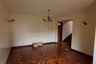 5 Bed Townhouse with En Suite in Lavington - 3