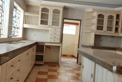 5 Bed House with En Suite at Gigiri