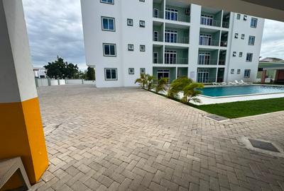Serviced 2 Bed Apartment with En Suite at Links Road