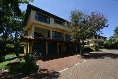 3 Bed Townhouse with En Suite at Brookside