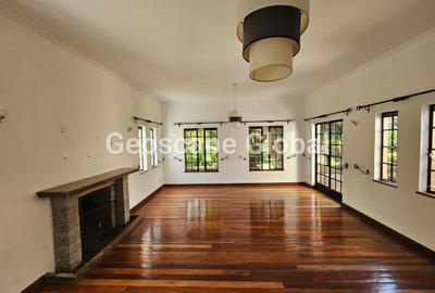 5 Bed House with En Suite in Runda - 3