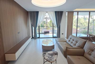 5 Bed Townhouse with En Suite in Lavington - 3