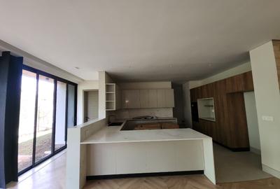 5 Bed Villa with En Suite in Westlands Area - 4