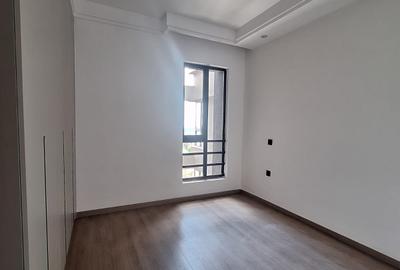 2 Bed Apartment with En Suite at Riverside - 4