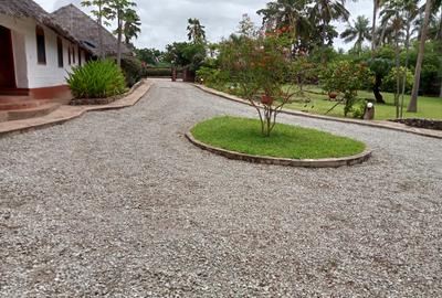Land in Likoni - 3