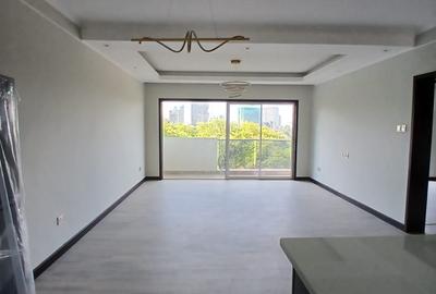 Serviced 2 Bed Apartment with En Suite at Riverside Gardens