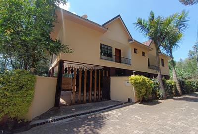 3 Bed House with En Suite in Karen Hardy