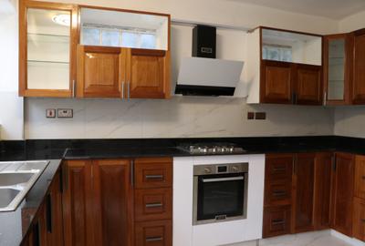 2 Bed House with En Suite in Runda