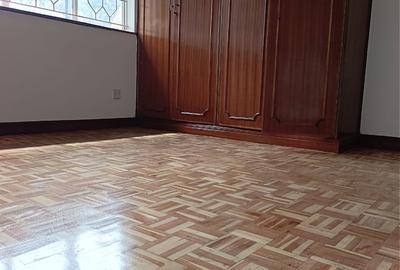 5 Bed Townhouse with En Suite in Lavington