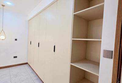 3 Bed Apartment with En Suite at Off Links Road - 4