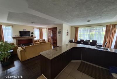 5 Bed House with En Suite in Runda - 2