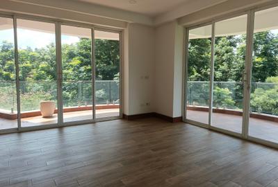 4 Bed Apartment with En Suite in Parklands