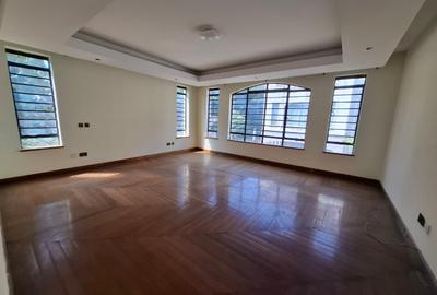 5 Bed Townhouse with En Suite in Lavington