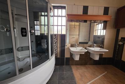 5 Bed House with En Suite in Kitisuru - 2