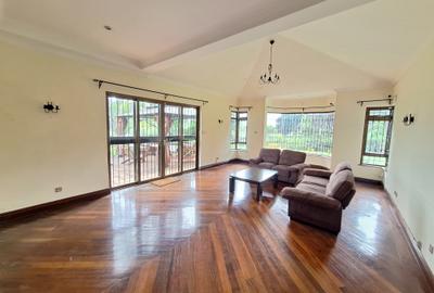 5 Bed Townhouse with En Suite at Kitusuru Road