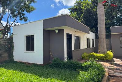 6 Bed Villa with En Suite in Runda - 4