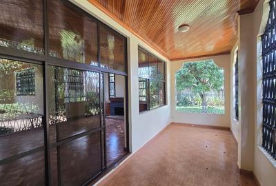 4 Bed House with En Suite in Runda - 2