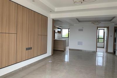 3 Bed Apartment with Swimming Pool in Riverside