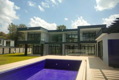 6 Bed House with En Suite at Nyari - 4