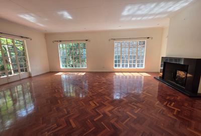 4 Bed House with En Suite at Lavington - 3