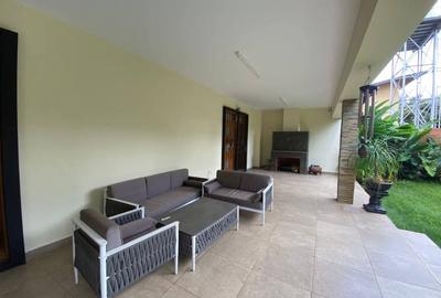5 Bed Townhouse with En Suite in Kyuna