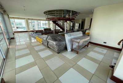 4 Bed Apartment with En Suite in Riverside - 3