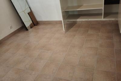 5 Bed House with En Suite in Lavington - 4