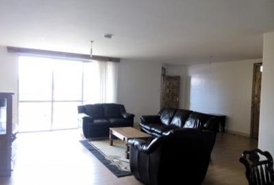 Furnished 3 Bed Apartment with En Suite at Brookside