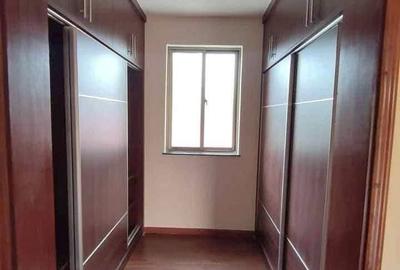 5 Bed Villa with En Suite in Lavington - 2
