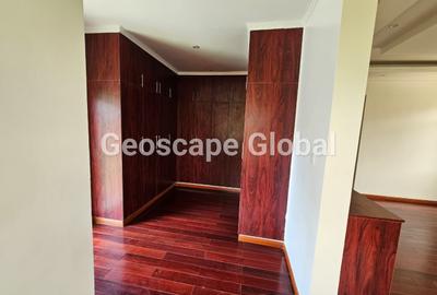 5 Bed House with En Suite in Karen