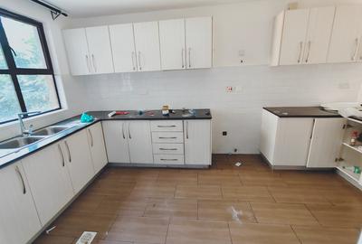 2 Bed Apartment with En Suite in Riverside - 4