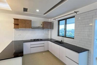 4 Bed Apartment with En Suite at Hatheru Road - 2